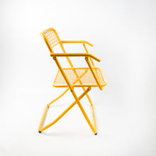 Cargar imagen en el visor de la galería, Silla 085 de Federico Giner con reposabrazos. Amarilla