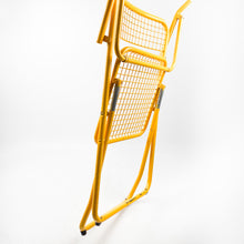 Cargar imagen en el visor de la galería, Silla 085 de Federico Giner con reposabrazos. Amarilla