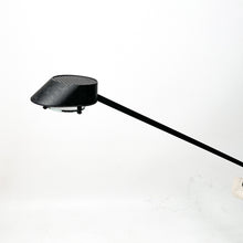 이미지를 갤러리 뷰어에 로드 , 1983년 로돌포 보네토가 iGuzzini를 위해 디자인한 알라 램프.