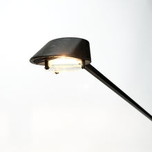 이미지를 갤러리 뷰어에 로드 , 1983년 로돌포 보네토가 iGuzzini를 위해 디자인한 알라 램프.