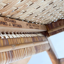 Cargar imagen en el visor de la galería, Silla CH23 diseño de Hans J. Wegner para Carl Hansen, 1950.