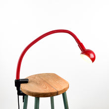 Cargar imagen en el visor de la galería, Lámpara Hebi diseño de Isao Hosoe para Valenti, 1969.