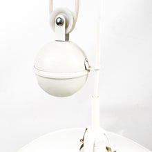 Cargar imagen en el visor de la galería, Lámpara de techo Metalarte Modelo Top en color blanco.