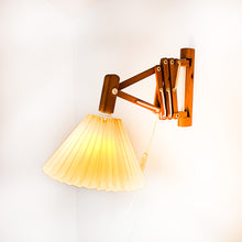 Load image into Gallery viewer, Ikea V9004 scissor wall light, 1989.