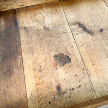 Cargar imagen en el visor de la galería, Antiguo banco de carpintero