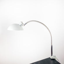 Laden Sie das Bild in den Galerie-Viewer, Lámpara de estilo industrial de pinza, 1970's