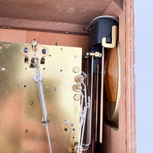 Cargar imagen en el visor de la galería, Reloj de péndulo Junghans, 1970's