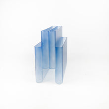 Load image into Gallery viewer, Kartell 4676 magazine rack designed by Giotto Stoppino in 1971.