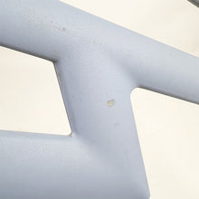 Cargar imagen en el visor de la galería, Revistero Claudia Evangelista, diseño de Philippe Starck para Kartell, 1996.