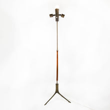 Laden Sie das Bild in den Galerie-Viewer, Stehlampe von Metalarte, 1950er Jahre