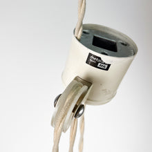 Cargar imagen en el visor de la galería, Lámpara de techo Metalarte Modelo Top en color blanco.