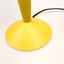 Cargar imagen en el visor de la galería, Lámpara Miss Sissi diseño de Philippe Starck para Flos, 1991.
