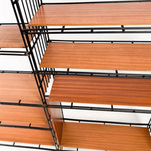 Charger l'image dans la galerie, Étagères modulaires Multistrux Multifurniture. années 1970