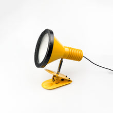 Cargar imagen en el visor de la galería, Lámpara de Pinza 80.06 diseño de Grup Bonamusa para Tramo, 1970s