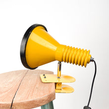 Cargar imagen en el visor de la galería, Lámpara de Pinza 80.06 diseño de Grup Bonamusa para Tramo, 1970s