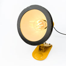 Cargar imagen en el visor de la galería, Lámpara de Pinza 80.06 diseño de Grup Bonamusa para Tramo, 1970s