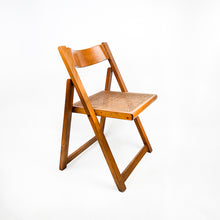 Cargar imagen en el visor de la galería, Silla plegable de madera y paja vienesa, 1970's