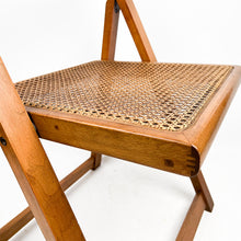 Cargar imagen en el visor de la galería, Silla plegable de madera y paja vienesa, 1970's