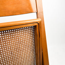 Cargar imagen en el visor de la galería, Silla plegable de madera y paja vienesa, 1970's