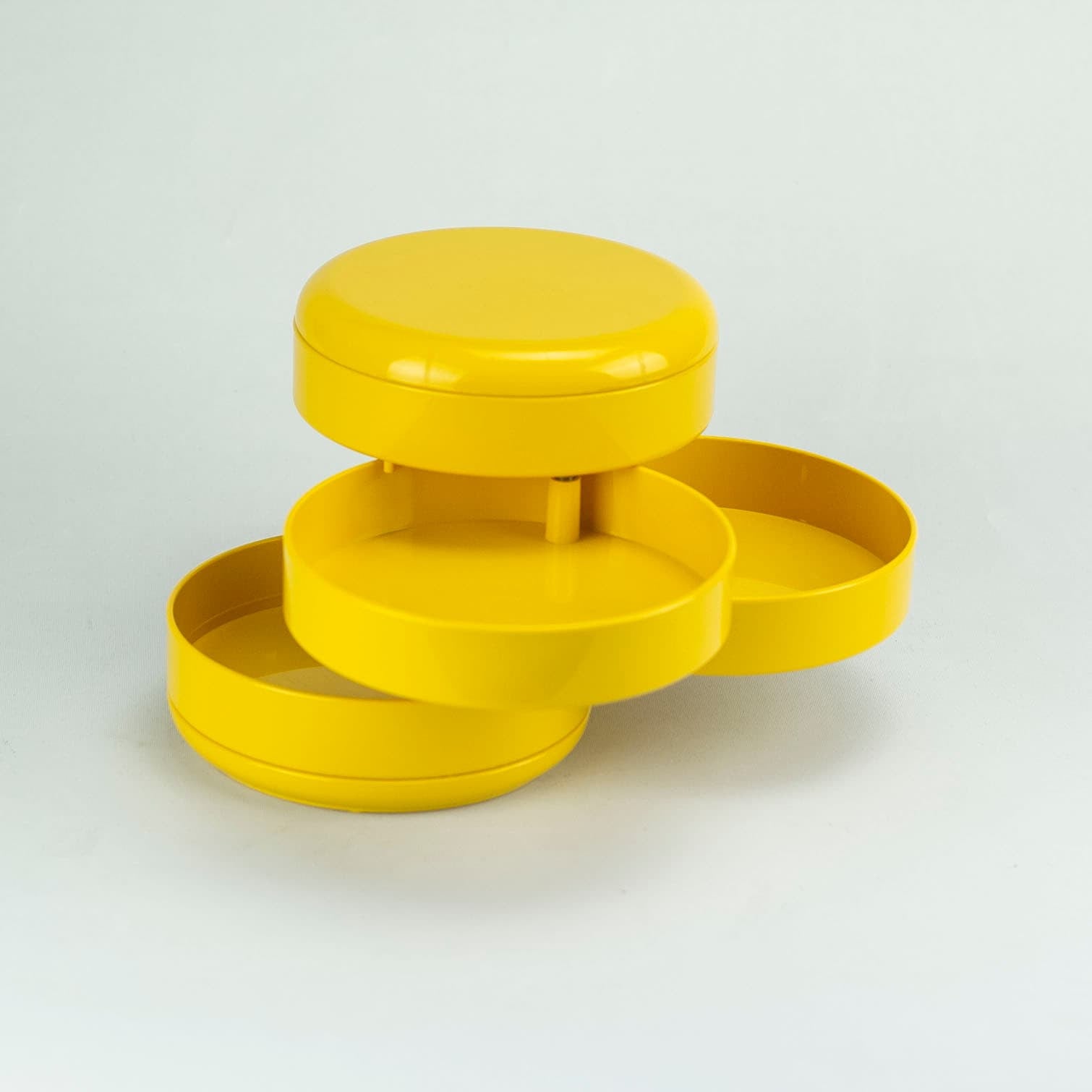 Desk organizer Multiplor 900, Rino Pirovano for Rexite. – falsotecho