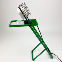 Load image into Gallery viewer, Lámpara sobremesa Sintesi Tavolo diseño de Ernesto Gismondi en 1975 para Artemide. - falsotecho