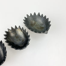 Laden Sie das Bild in den Galerie-Viewer, Set de ceniceros de Erizo diseño de Walter Bosse, 1950's