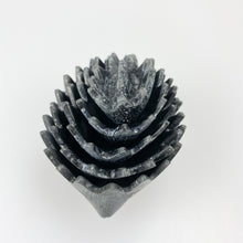Laden Sie das Bild in den Galerie-Viewer, Set de ceniceros de Erizo diseño de Walter Bosse, 1950's