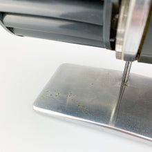 Load image into Gallery viewer, Ventilador HL121 Braun. Diseño de Reinhold Weiss. 1961. - falsotecho