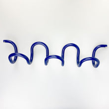 Charger l'image dans la galerie, Suspension murale en spirale, design de Mariano Ferrer, Ramon Blasco, 1970.