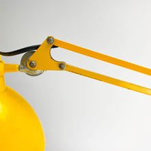 Charger l'image dans la galerie, Lampe de bureau Phase 67, années 1970