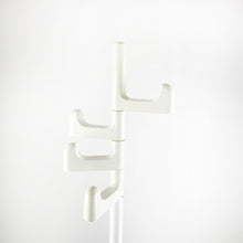 Cargar imagen en el visor de la galería, Toallero Colgador Gedy diseñado por Makio Hasuike, Italia 1977.