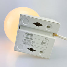 Load image into Gallery viewer, Lámpara de mesa Mazda, modelo Fee Kubo, 1980s - falsotecho