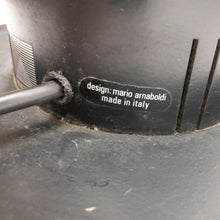 Cargar imagen en el visor de la galería, Lámpara de pie Mira Diseño de Mario Arnaboldi para Programmaluce, Italia 1982. - falsotecho