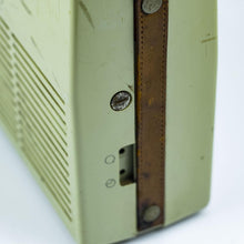 Load image into Gallery viewer, Radio Braun T 23 diseño de Dieter Rams en 1960 - falsotecho
