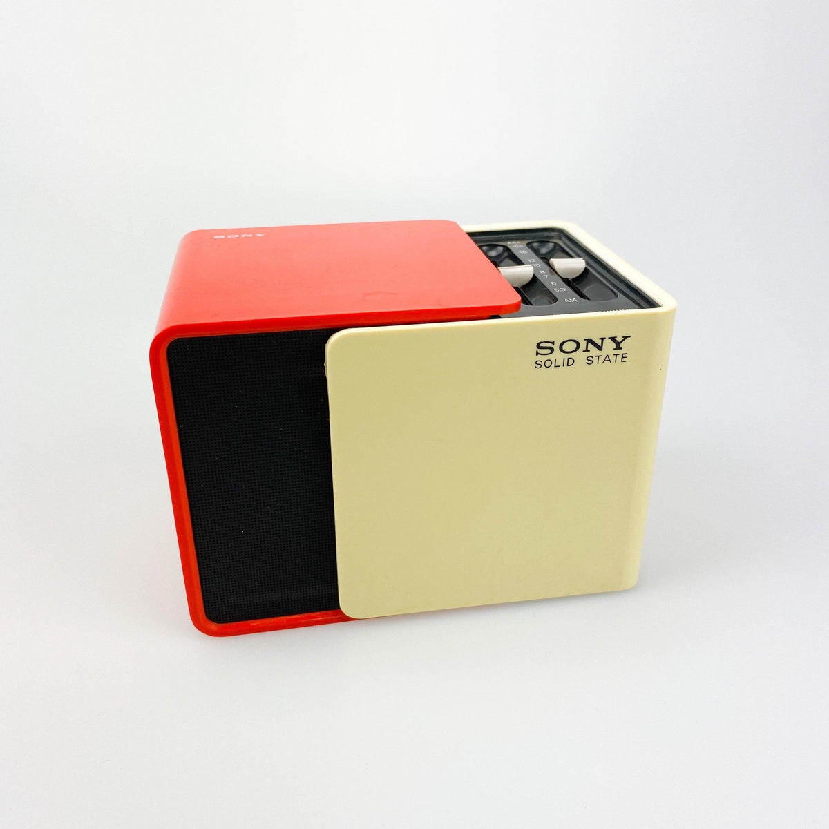 M*a様 スペースエイジ 70's SONY SOLID STATE Sony Solid State TR-1825 AM Radio, 1970's – falsotecho