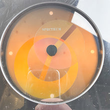 Laden Sie das Bild in den Galerie-Viewer, Reloj de sobremesa Spectrum Black-Hole fabricado por Shimoda Electric, Japón.