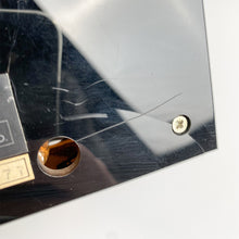 Laden Sie das Bild in den Galerie-Viewer, Reloj de sobremesa Spectrum Black-Hole fabricado por Shimoda Electric, Japón.