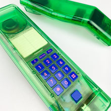 Laden Sie das Bild in den Galerie-Viewer, Teléfono Swatch Twinphone Verde translúcido, 1989.