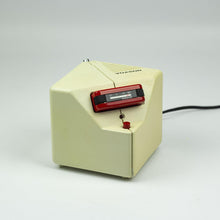 Laden Sie das Bild in den Galerie-Viewer, Radio Voxson Tanga, diseño de Rodolfo Bonetto, 1970's - falsotecho