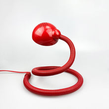 Laden Sie das Bild in den Galerie-Viewer, Lámpara Hebi fabricada por Vrieland Design en Holanda, 1970s - falsotecho