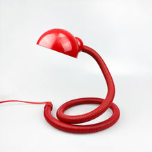 Laden Sie das Bild in den Galerie-Viewer, Lámpara Hebi fabricada por Vrieland Design en Holanda, 1970s - falsotecho