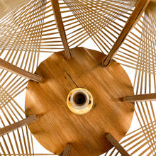 Cargar imagen en el visor de la galería, Lámpara de sobremesa de madera y rafia, 1970's
