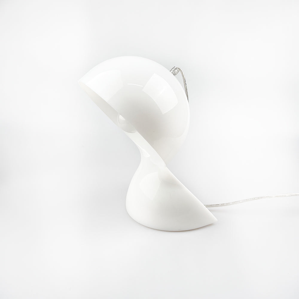 Dalú Tischleuchte, entworfen von Vico Magistretti für Artemide. 