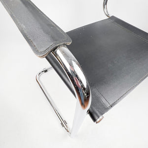 마르셀 브로이어가 디자인한 B34 의자, 1930년. 재발행