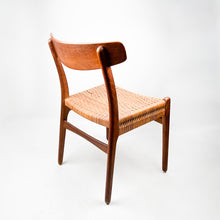 Cargar imagen en el visor de la galería, Silla CH23 diseño de Hans J. Wegner para Carl Hansen, 1950.
