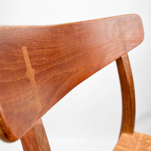 Cargar imagen en el visor de la galería, Silla CH23 diseño de Hans J. Wegner para Carl Hansen, 1950.
