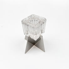 Laden Sie das Bild in den Galerie-Viewer, Peill &amp; Putzler Kerzenständer, Glas und Metall, 1970er Jahre
