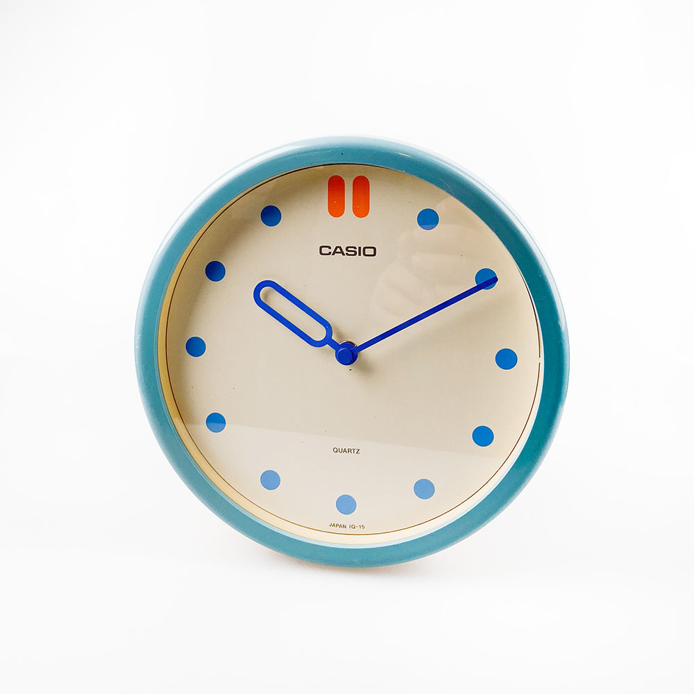 Horloge murale Casio IQ-15, années 1980