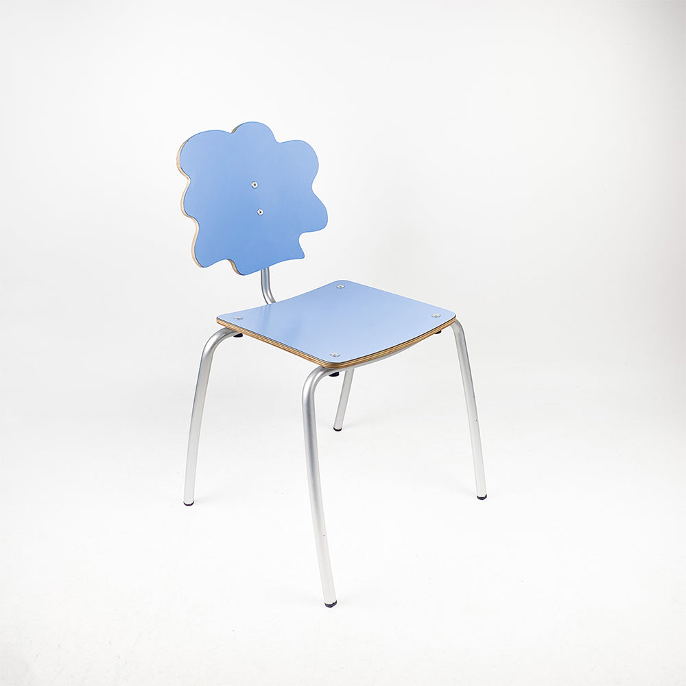 Nube children's chair, design by Agatha Ruiz de la Prada for Amat-3