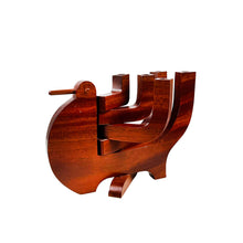 Laden Sie das Bild in den Galerie-Viewer, Candelabro de madera escandinavo, 1970's
